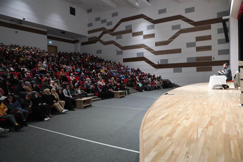 Yazar Hikmet Anıl Öztekin Arnavutköy’de » Arnavutköy Haberleri Güncel
